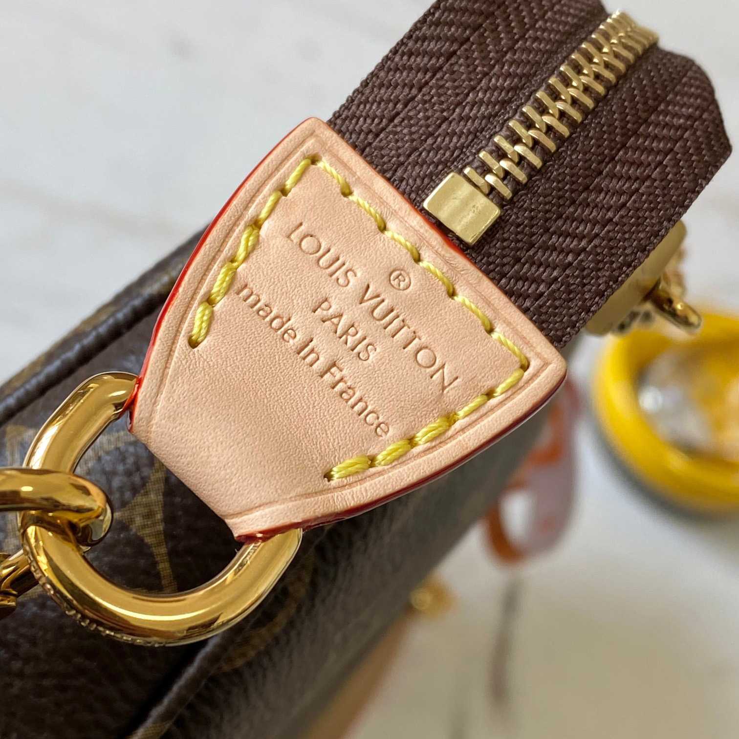 Louis Vuitton Pochette Accessoires  (23.5x13.5x4cm)  M82766 - FashionPlug