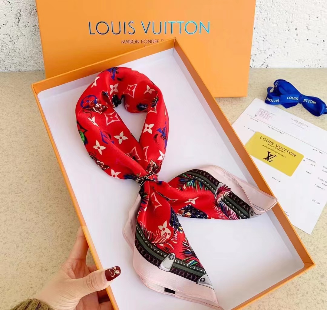Louis Vuitton LV Garden Square - FashionPlug