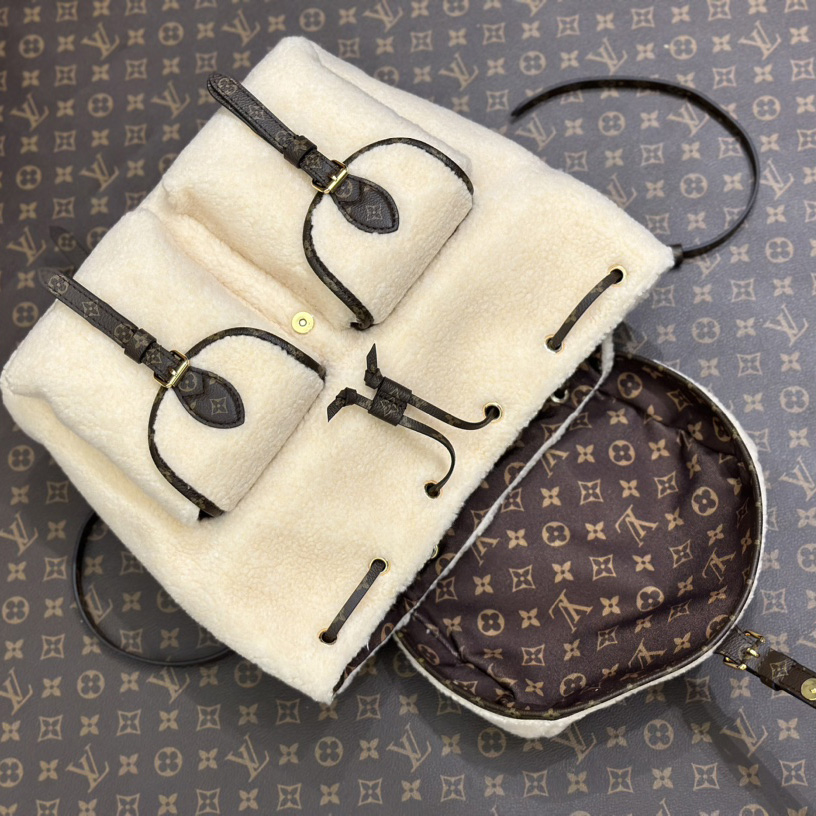 Louis Vuitton LV SKI Backpack   M23384 - FashionPlug