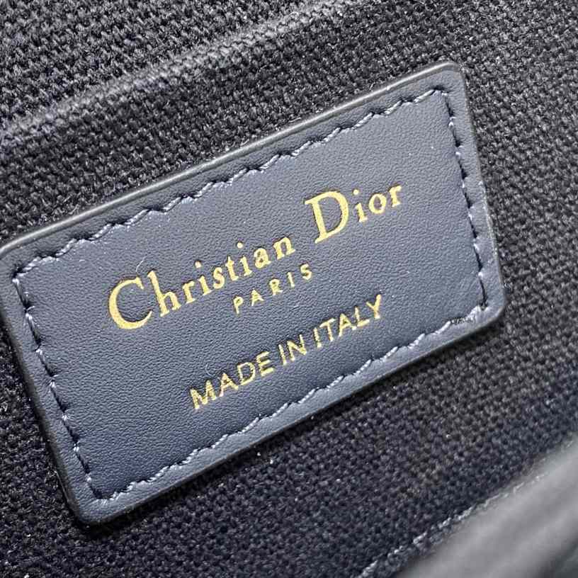 Dior Small 30 Montaigne Avenue Bag - FashionPlug
