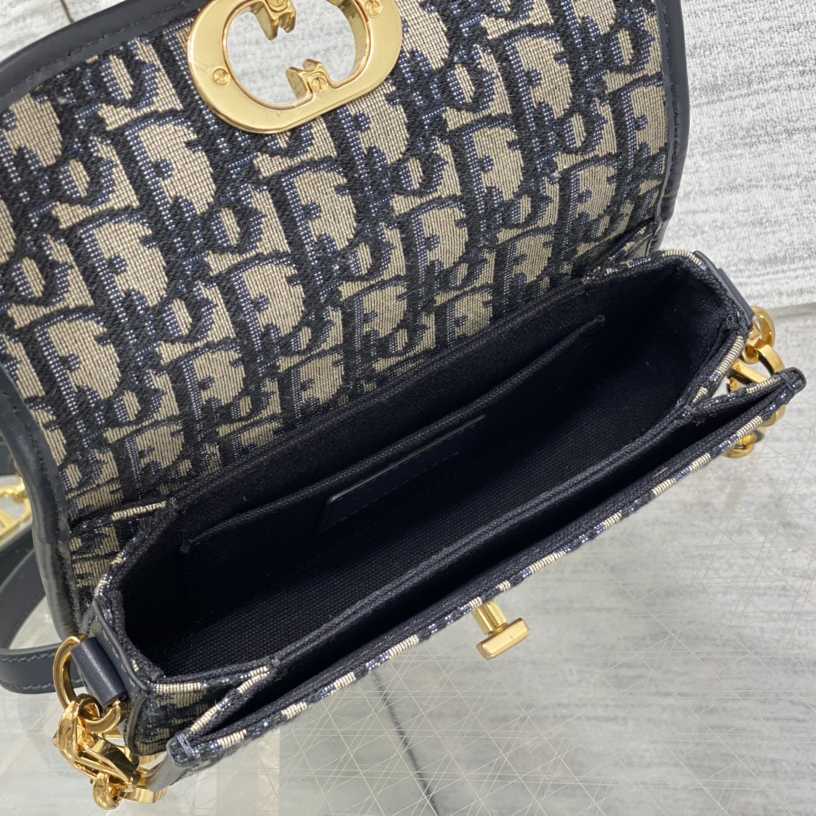 Dior Small 30 Montaigne Avenue Bag - FashionPlug