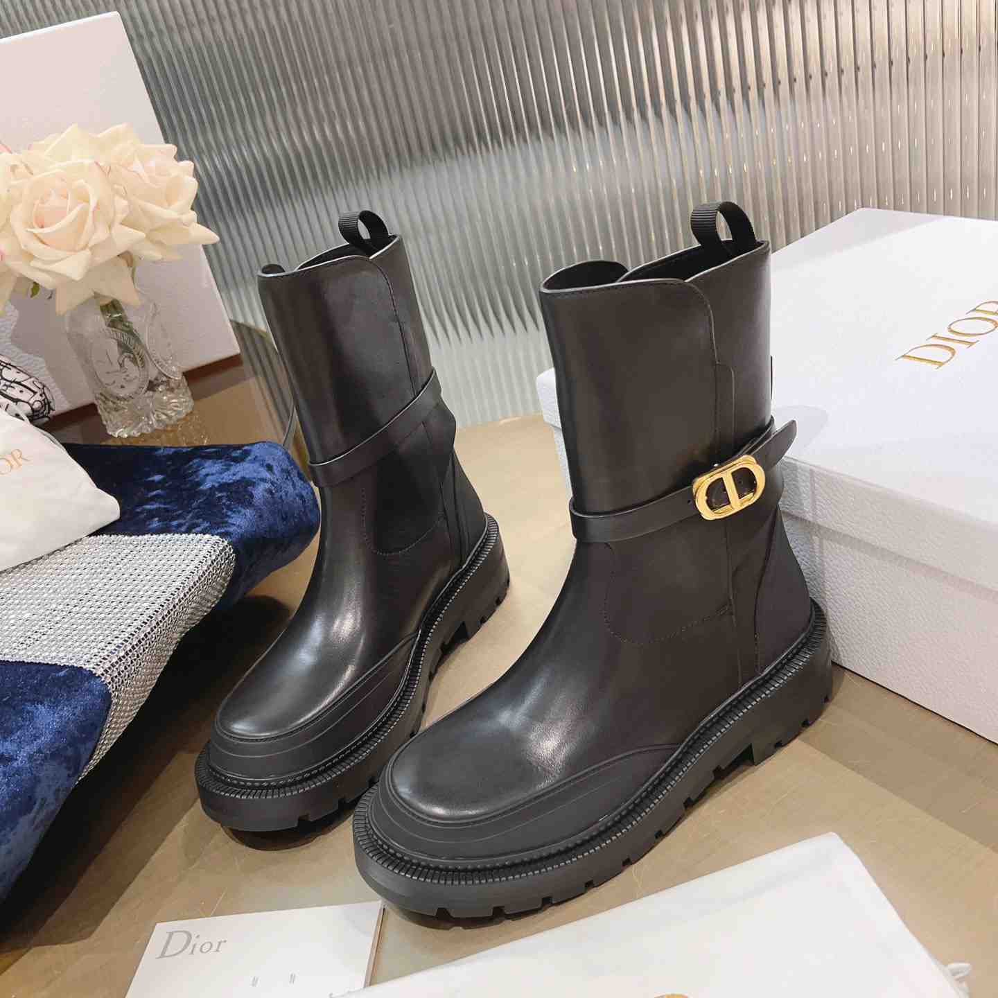 Dior 30 Montaigne Ankle Boot - FashionPlug