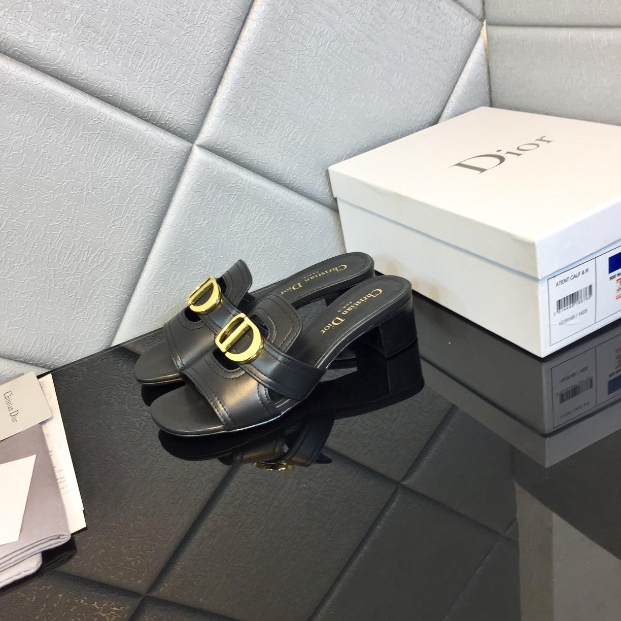 Dior 30 Montaigne Heeled Slide - FashionPlug