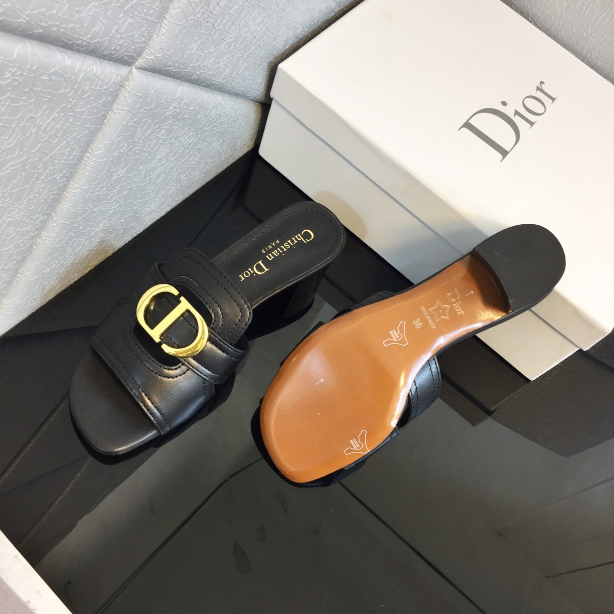 Dior 30 Montaigne Heeled Slide - FashionPlug