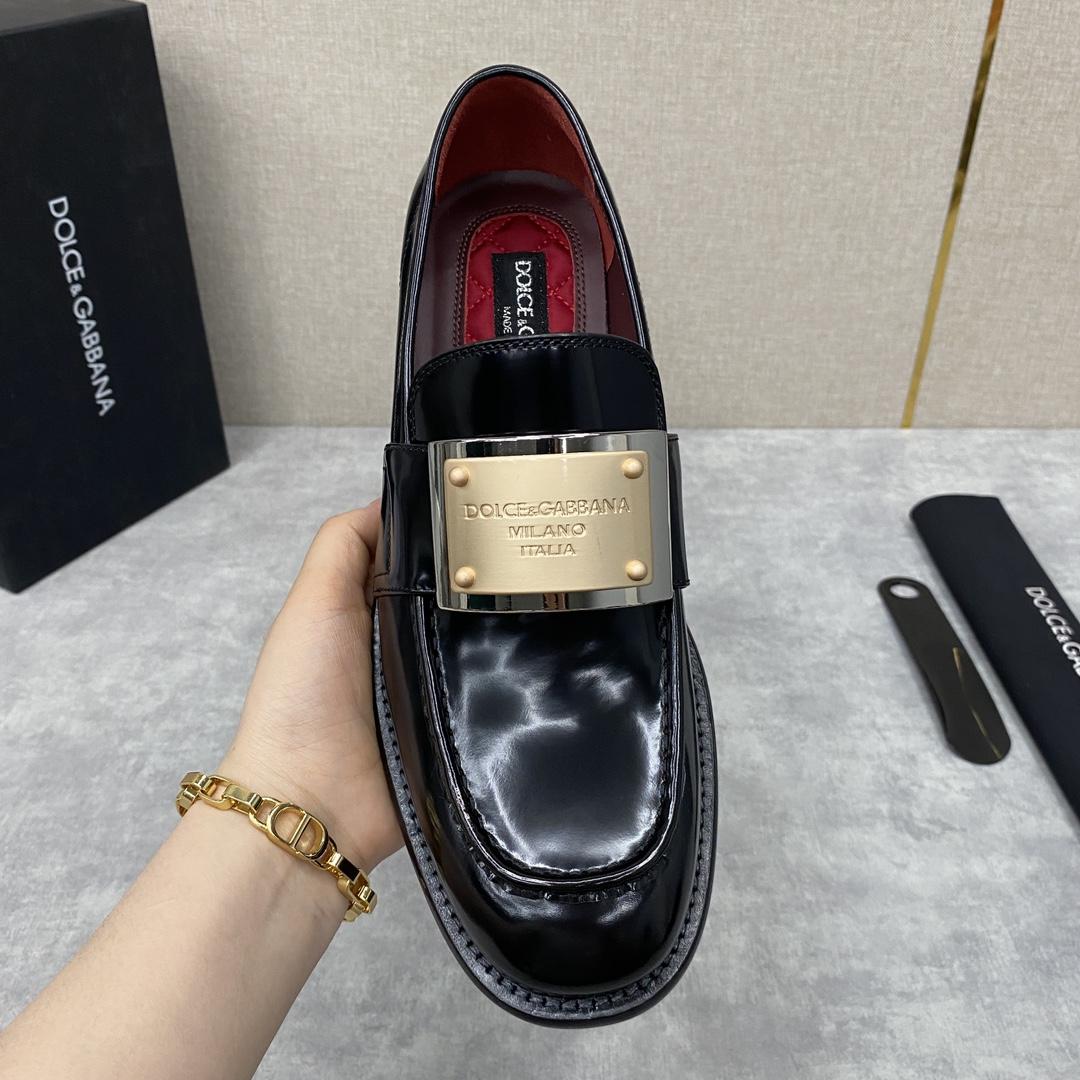 Dolce & Gabbana Bernini Logo-plaque Leather Loafers In Black - FashionPlug