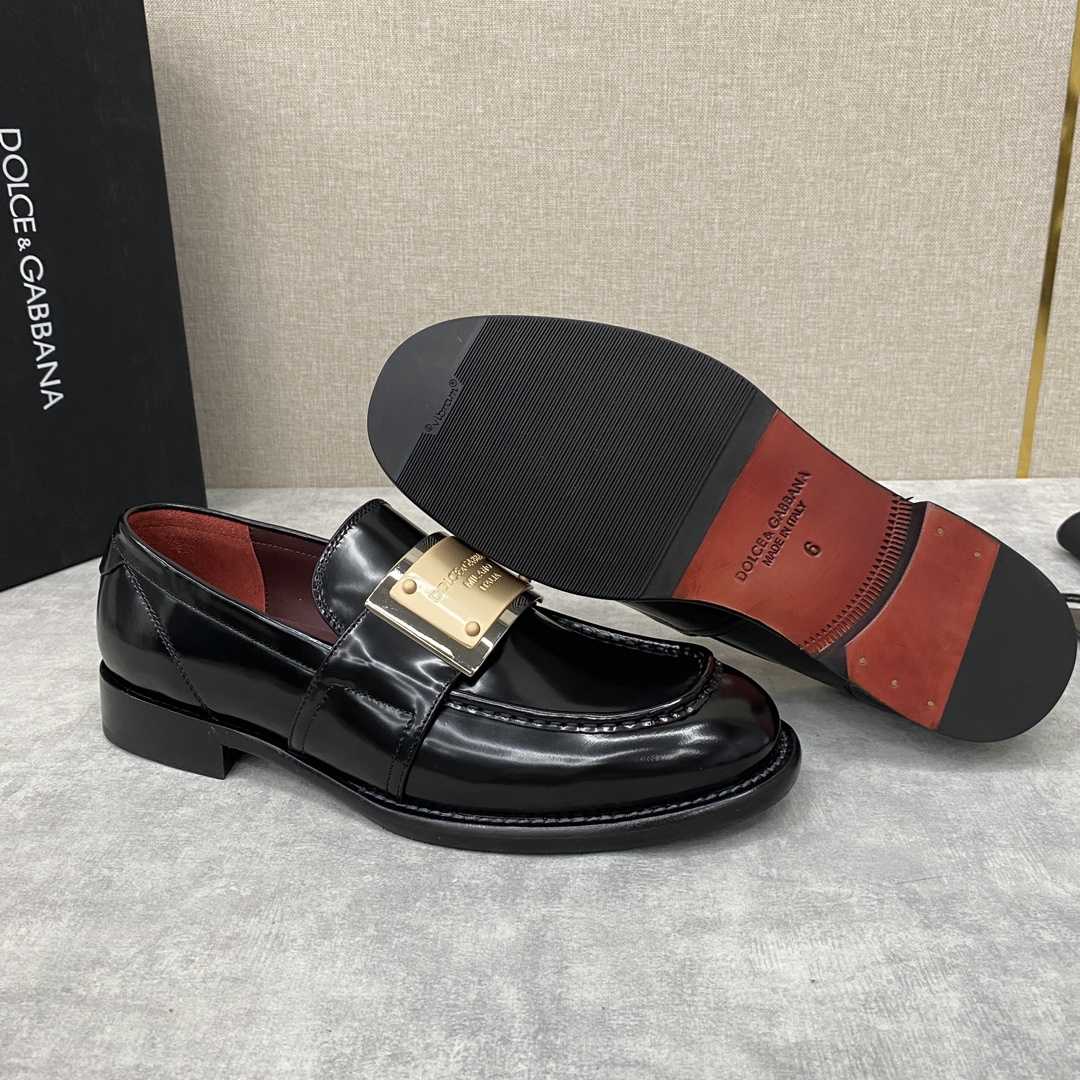 Dolce & Gabbana Bernini Logo-plaque Leather Loafers In Black - FashionPlug