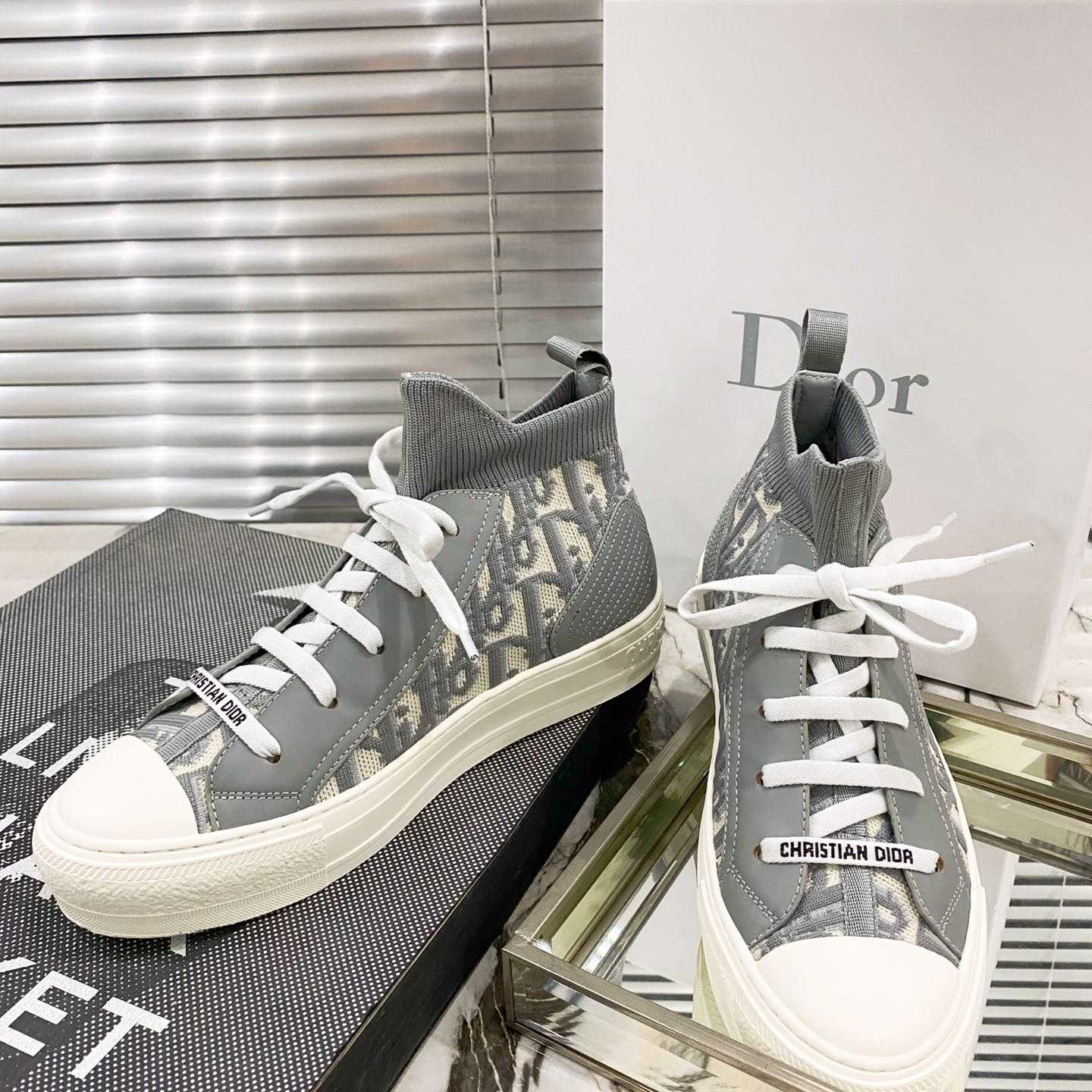 Dior Walk'n'Dior Sneaker - FashionPlug