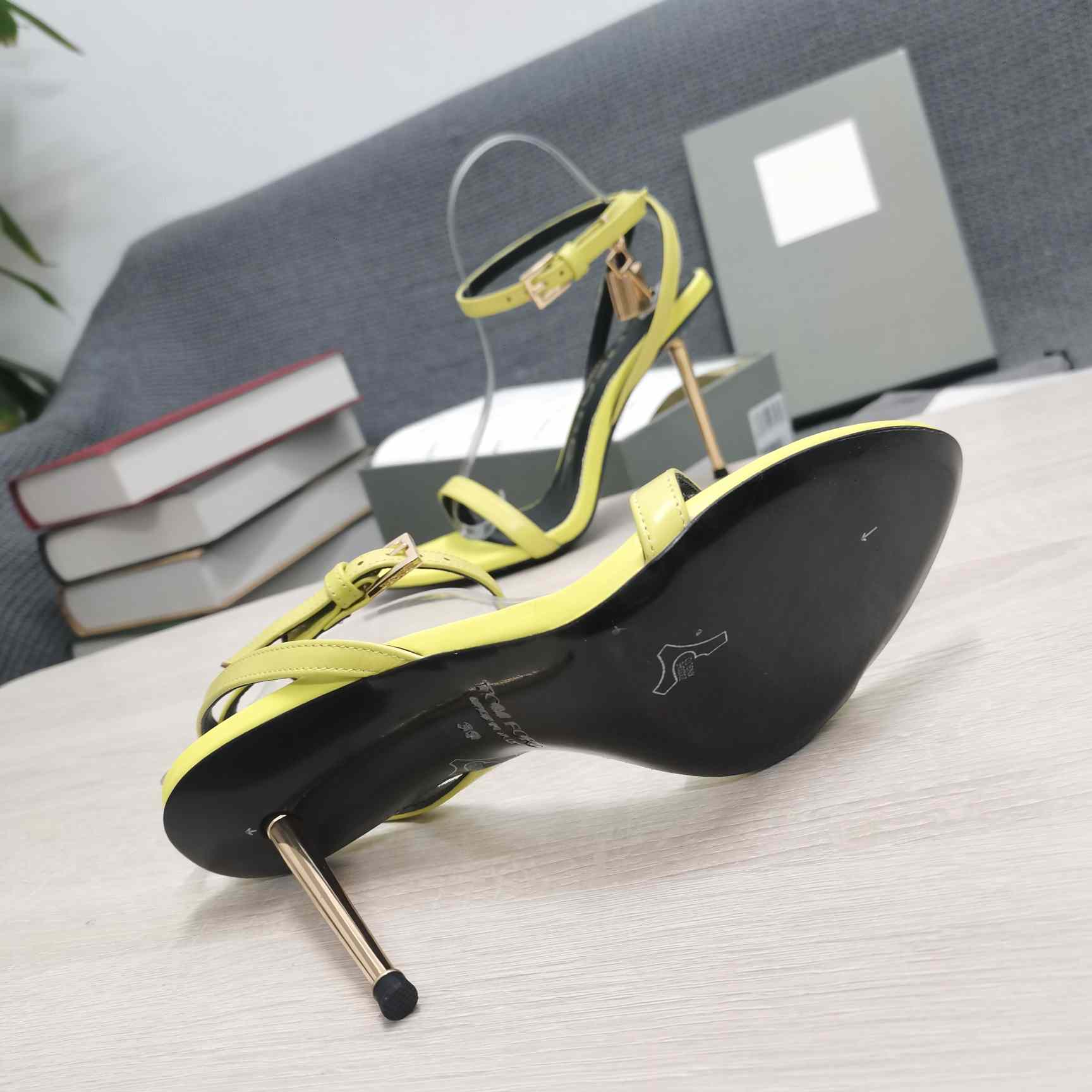 Tom Ford Naked 105mm Leather Sandals - FashionPlug