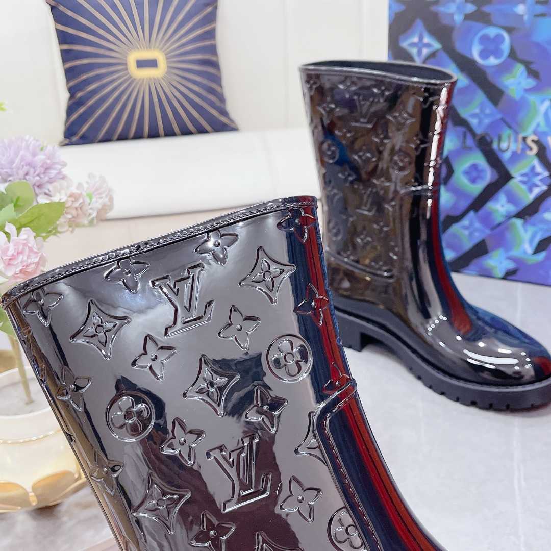 Louis Vuitton Drops Flat Half Boot - FashionPlug