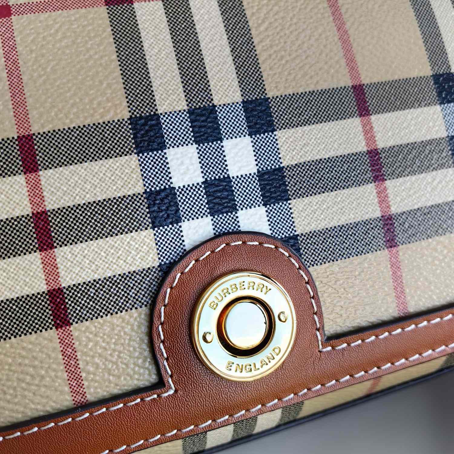 Burberry Top Handle Note Bag - FashionPlug