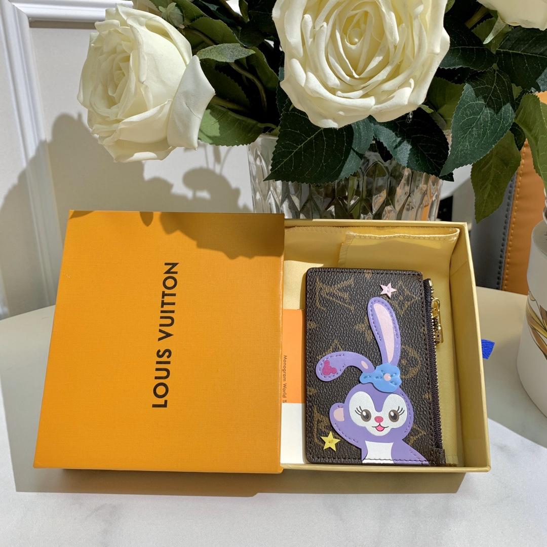 Louis Vuitton Pouch - FashionPlug
