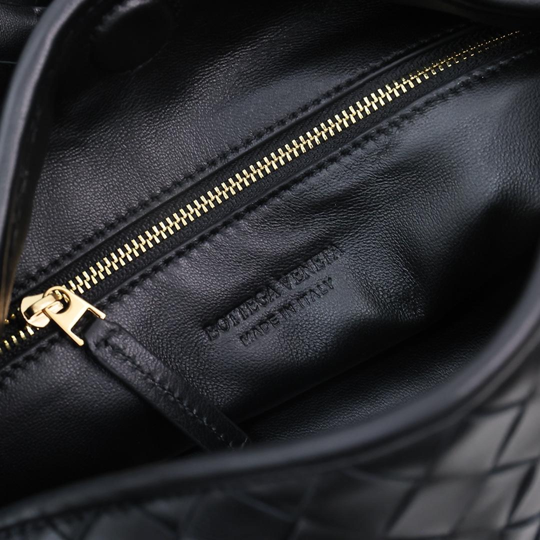 Bottega Veneta Small Hop - FashionPlug