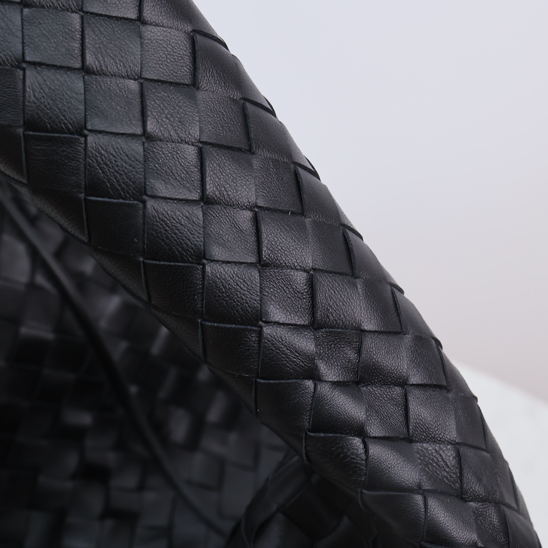 Bottega Veneta Small Hop - FashionPlug