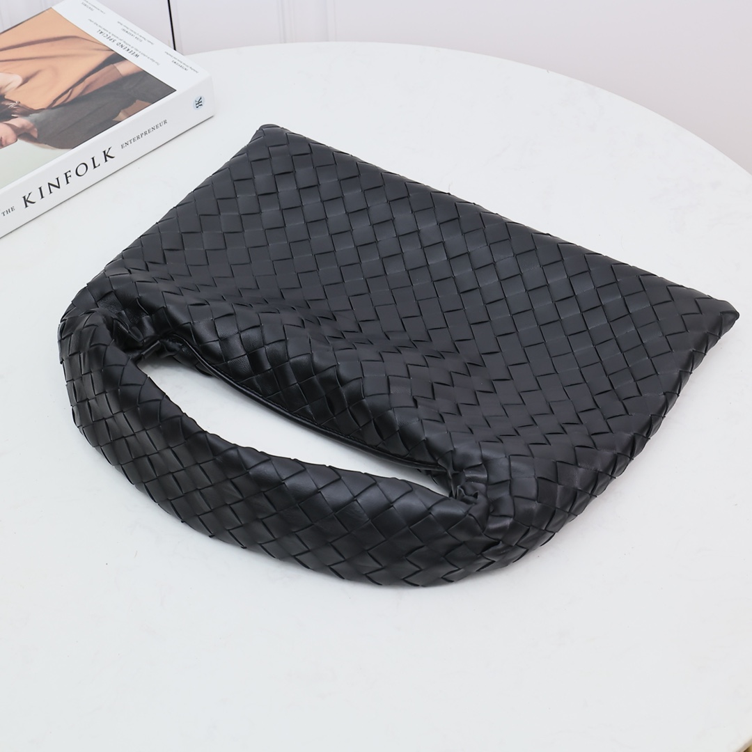 Bottega Veneta Small Hop - FashionPlug