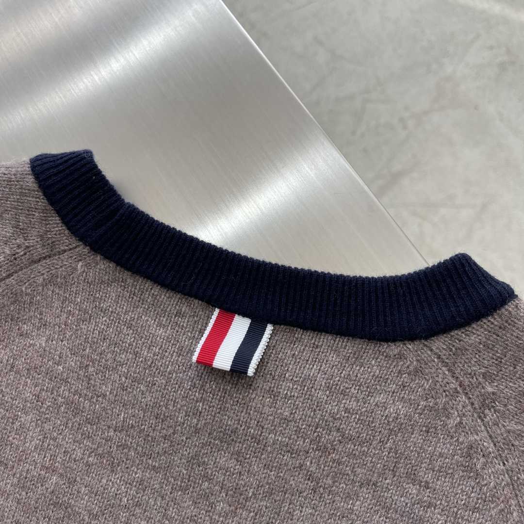 Thom Browne Shetland Wool Raglan 4-bar Crew Neck Pullover - FashionPlug