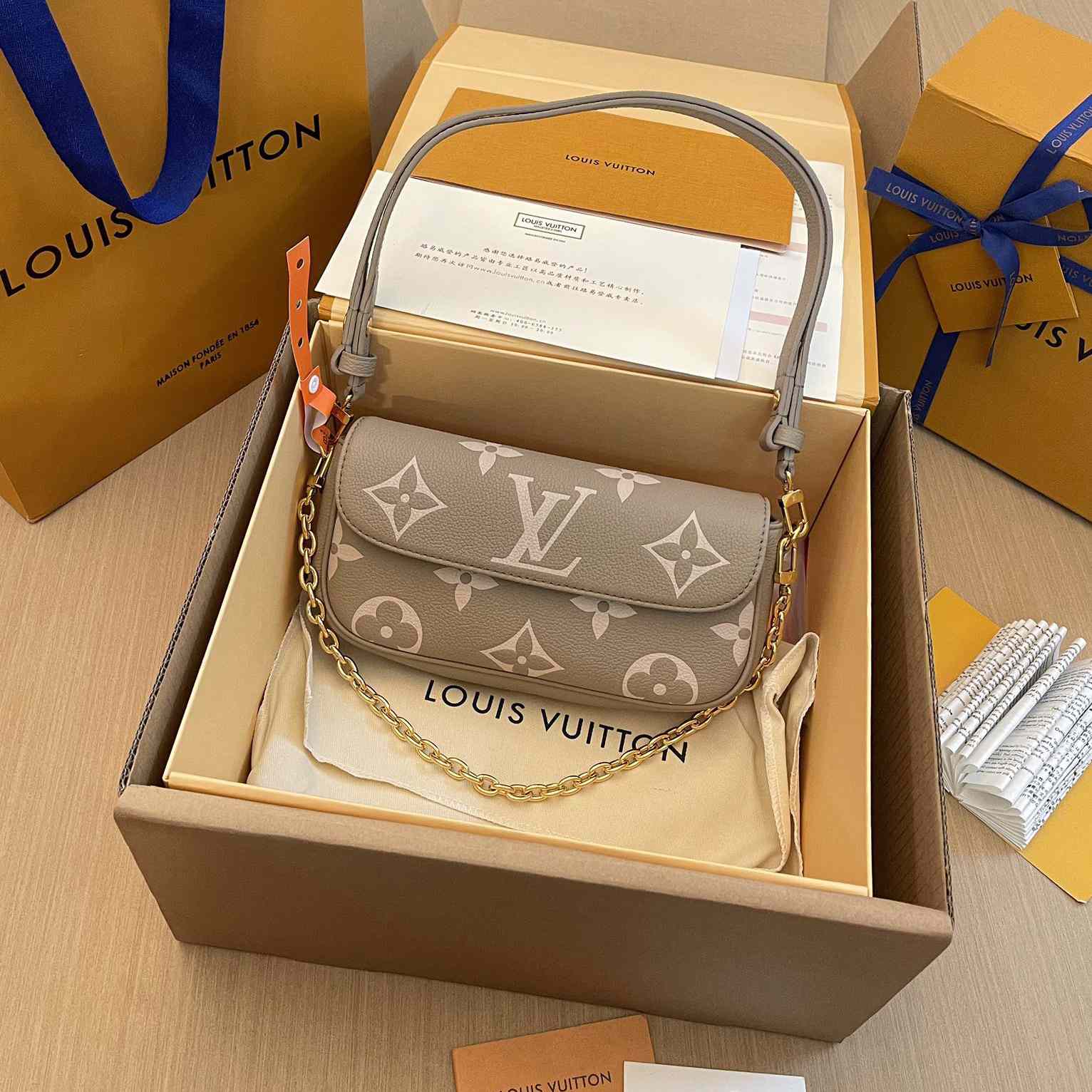 Louis Vuitton Wallet On Chain Ivy (23.5x12x4.3cm)  M82211 - FashionPlug