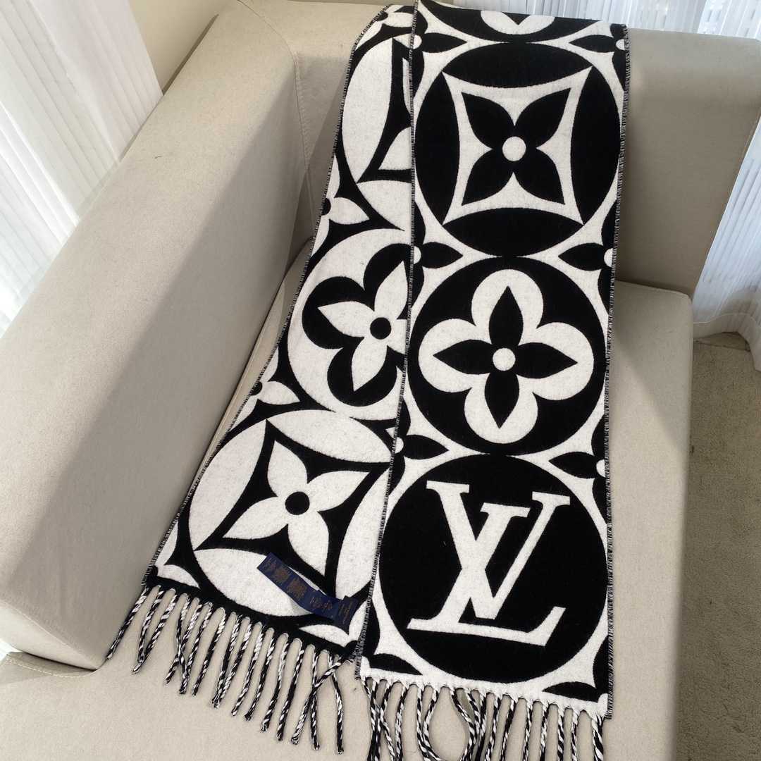 Louis Vuitton LV Medallion Scarf - FashionPlug