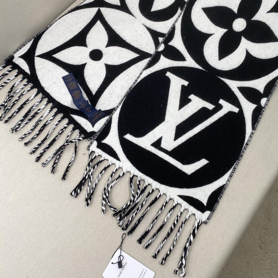 Louis Vuitton LV Medallion Scarf - FashionPlug