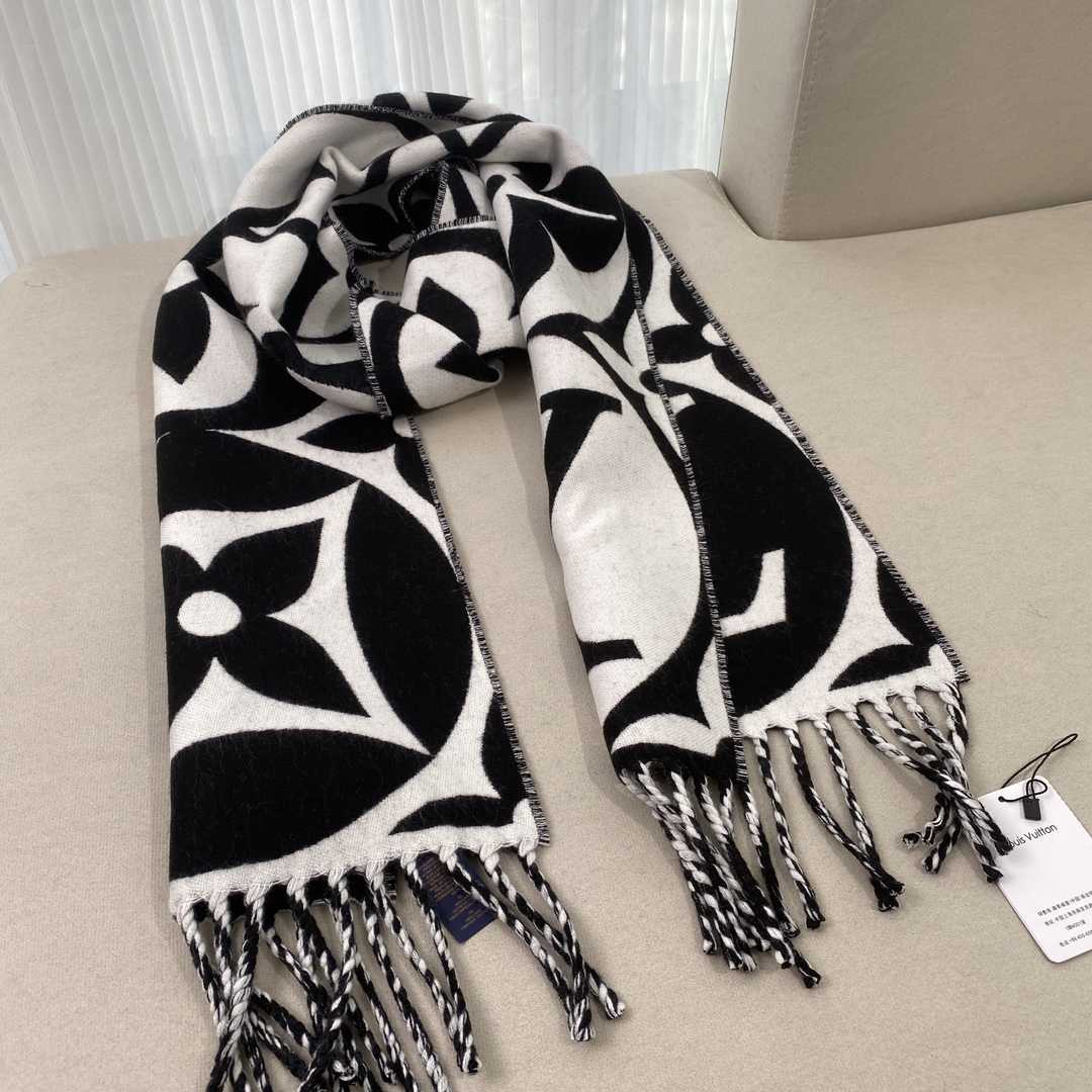 Louis Vuitton LV Medallion Scarf - FashionPlug