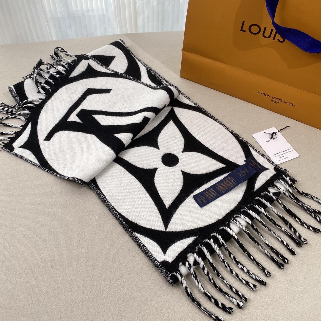 Louis Vuitton LV Medallion Scarf - FashionPlug