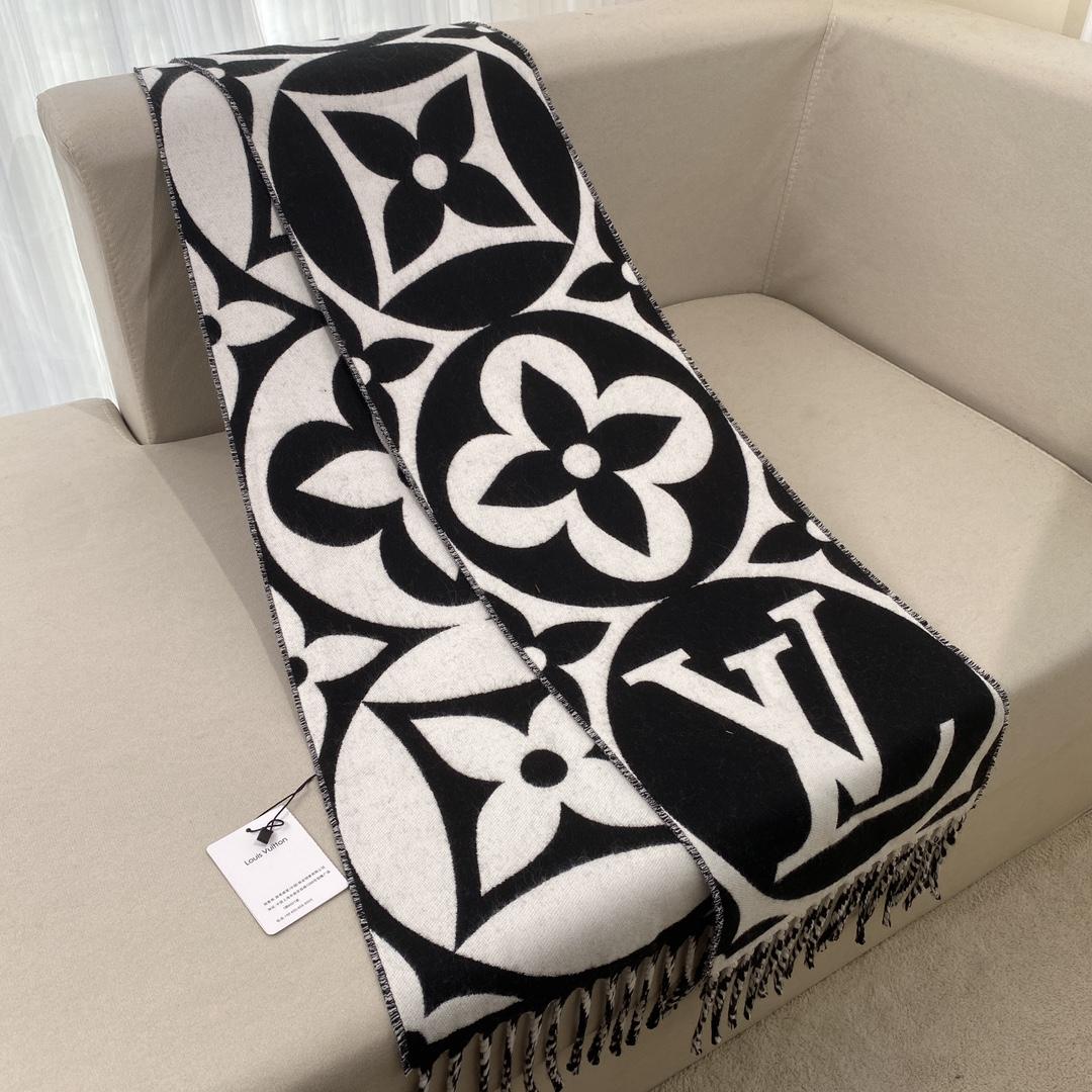 Louis Vuitton LV Medallion Scarf - FashionPlug