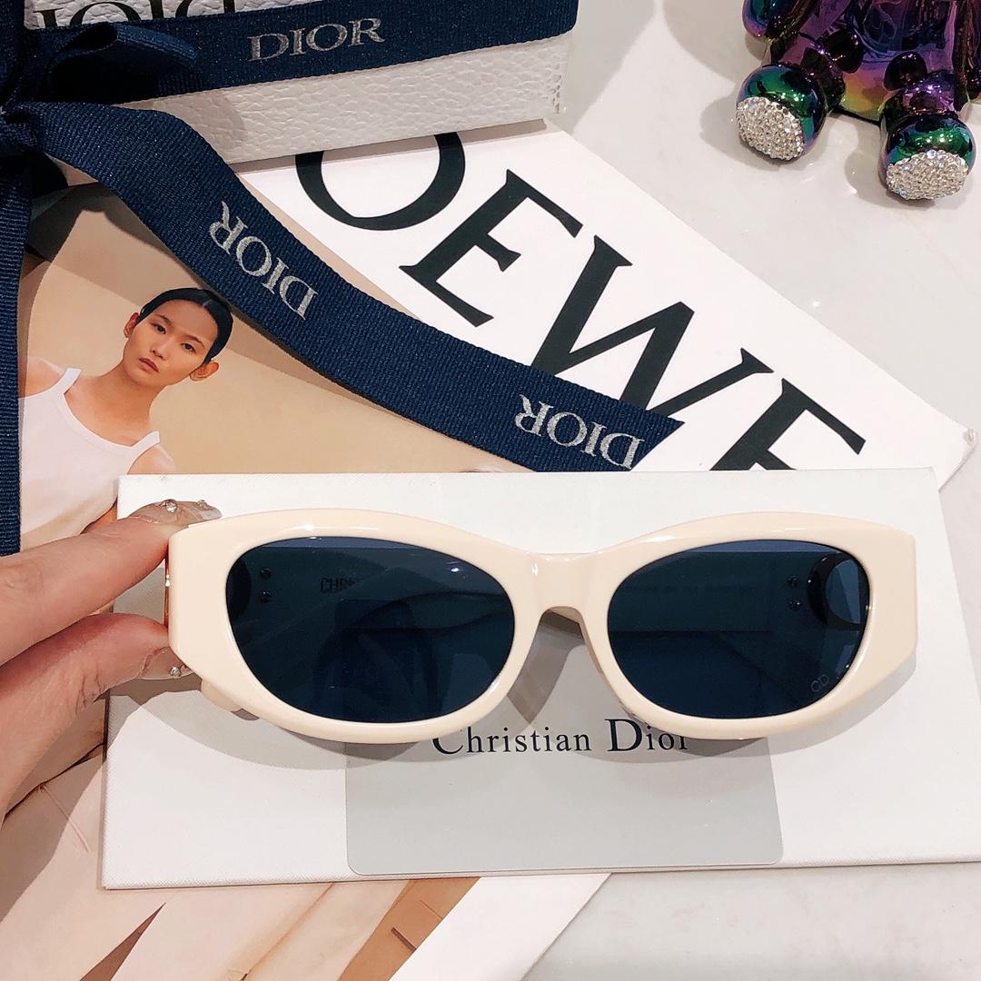 Dior 30Montaigne S9U Sunglasses - FashionPlug