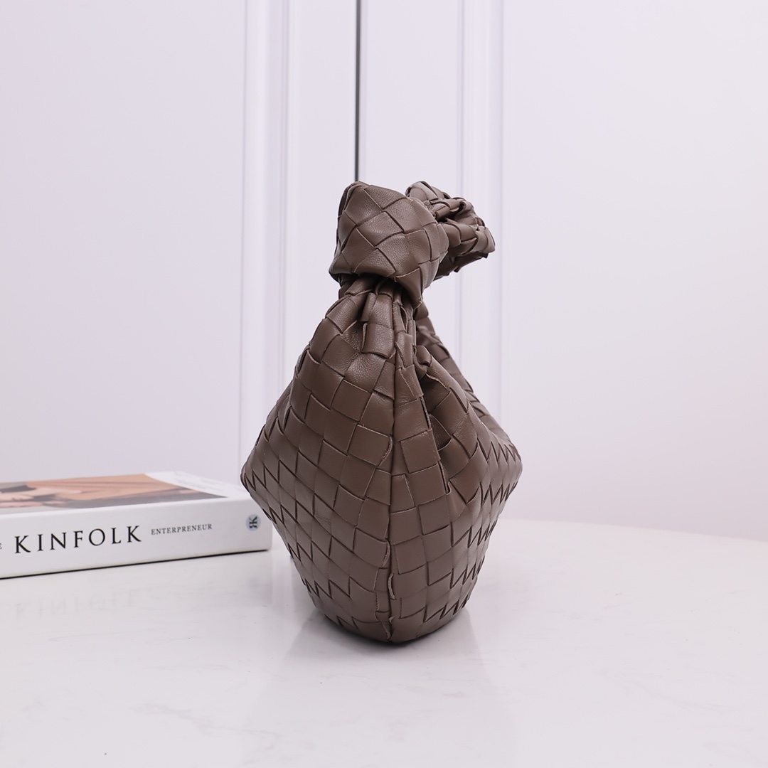 Bottega Veneta Teen Jodie - FashionPlug