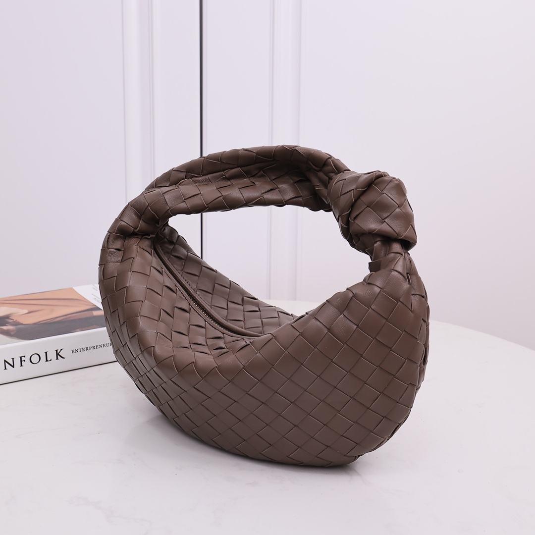 Bottega Veneta Teen Jodie - FashionPlug