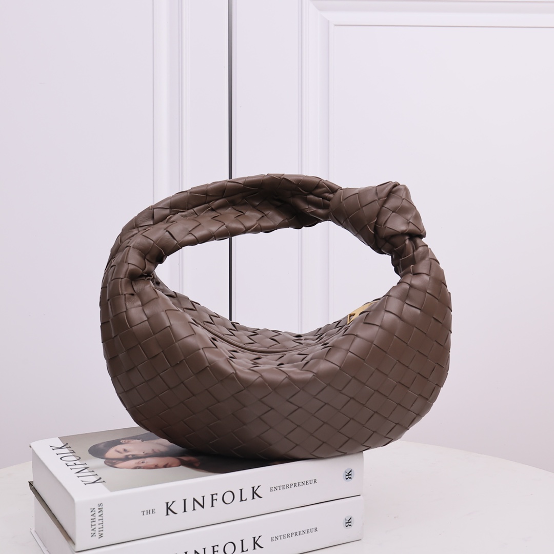 Bottega Veneta Teen Jodie - FashionPlug
