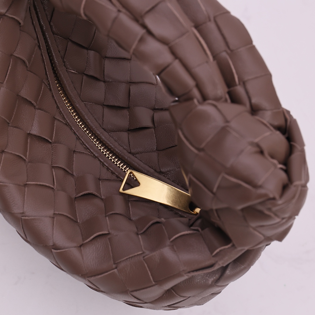 Bottega Veneta Teen Jodie - FashionPlug