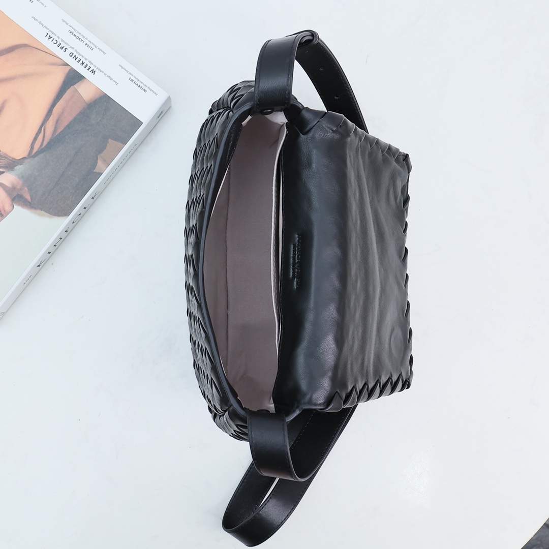Bottega Veneta Small Cobble Messenger - FashionPlug