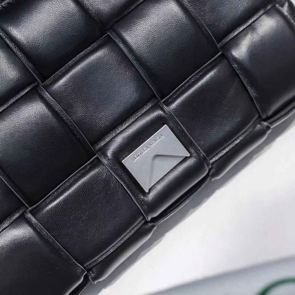 Bottega Veneta Padded Cassette Bag(26*18*8CM) - FashionPlug