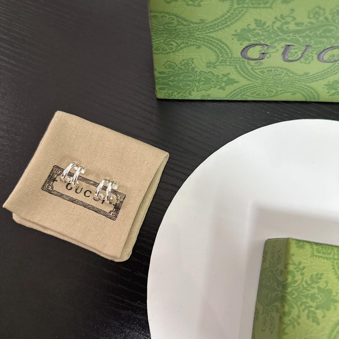 Gucci Wrapped Horsebit Earrings - FashionPlug