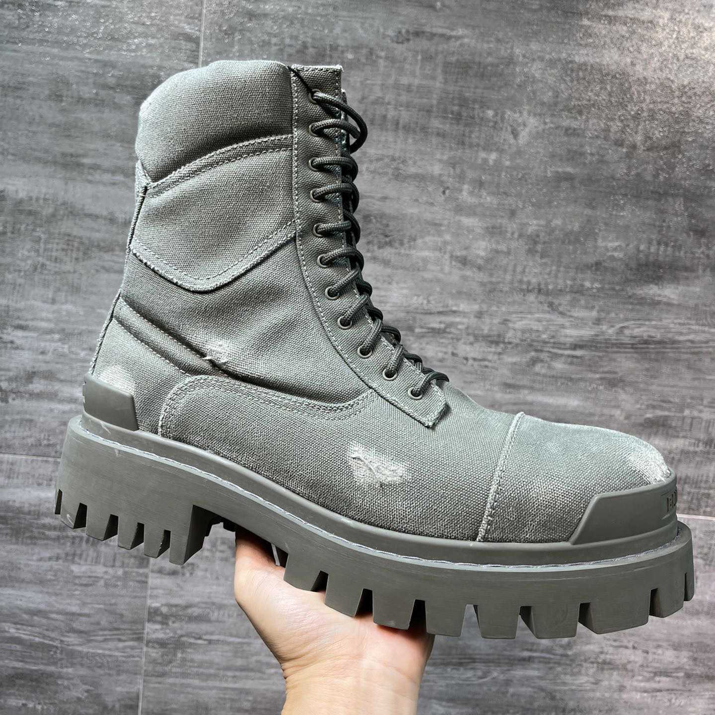 Balenciaga Men's Combat Strike 20mm Boot - FashionPlug