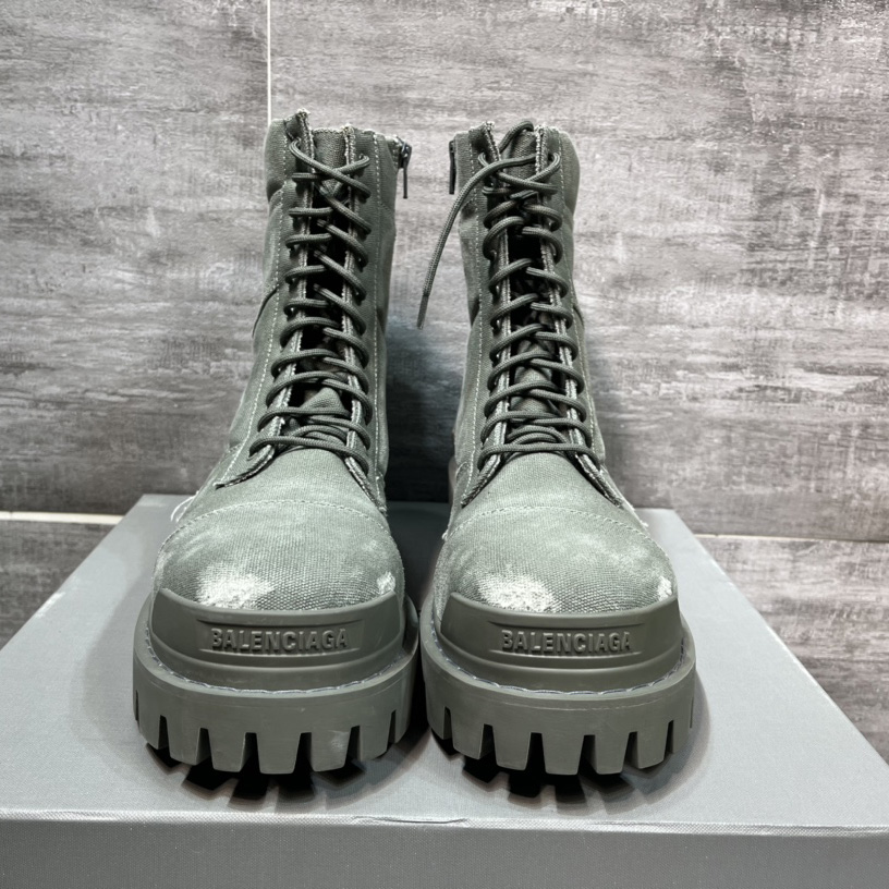 Balenciaga Men's Combat Strike 20mm Boot - FashionPlug