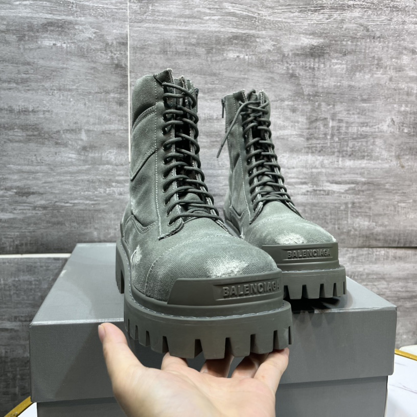Balenciaga Men's Combat Strike 20mm Boot - FashionPlug