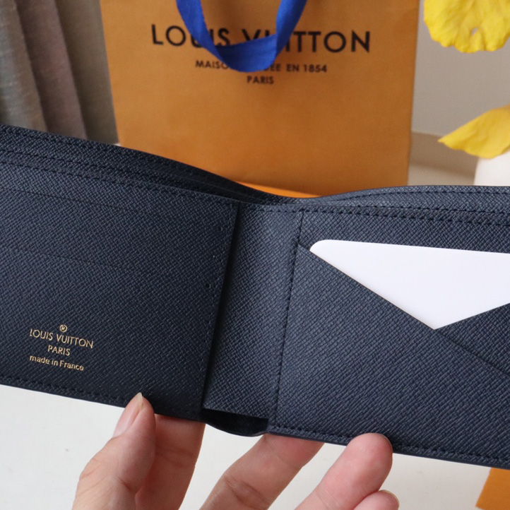 Louis Vuitton Multiple Wallet (7.5 x 11.1 x 1cm)   M82827 - FashionPlug