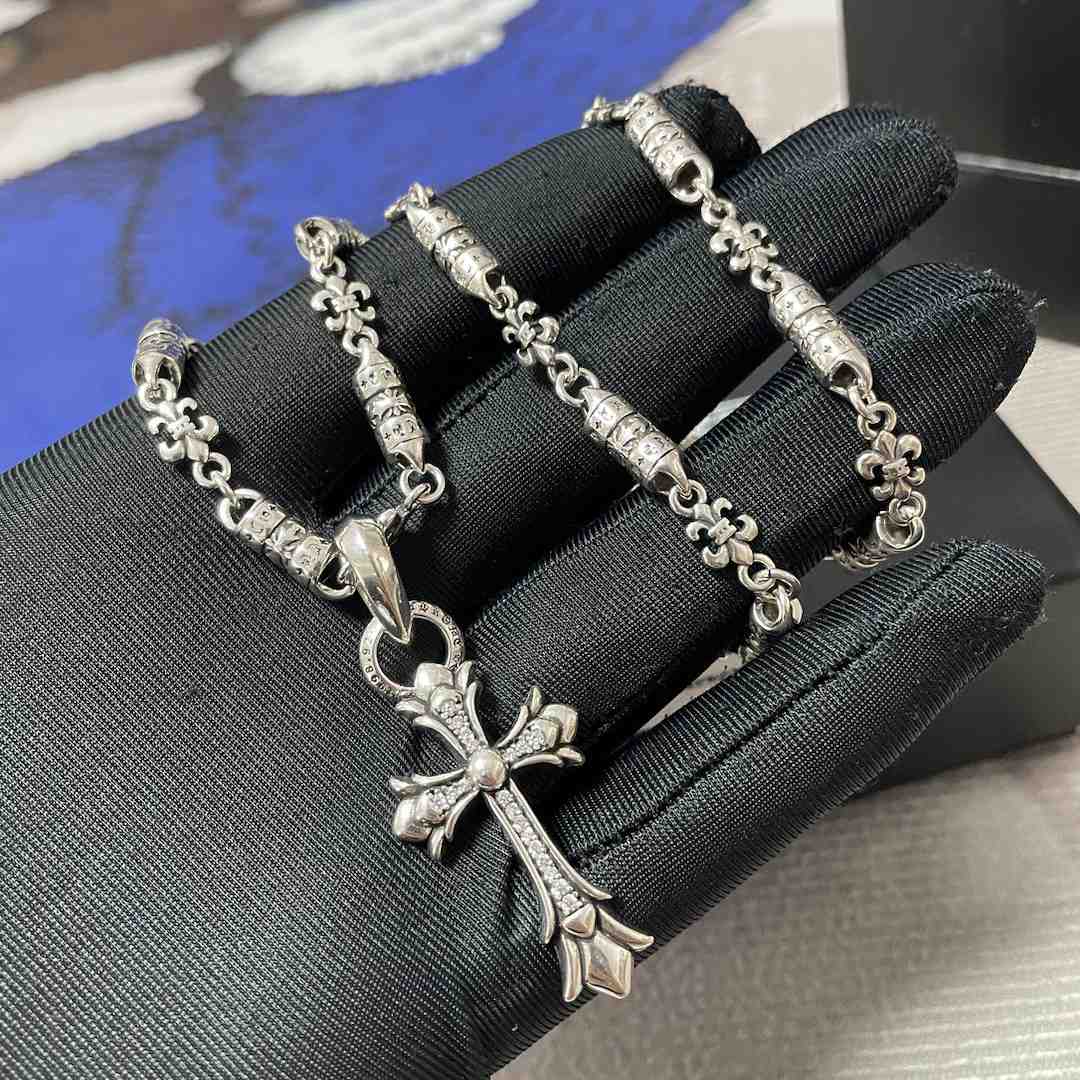 Chrome Heart Necklace   - FashionPlug