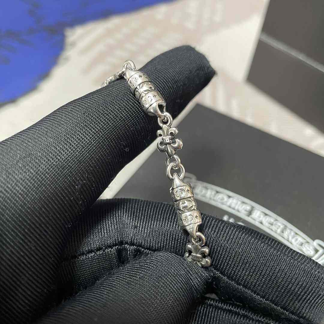 Chrome Heart Necklace   - FashionPlug