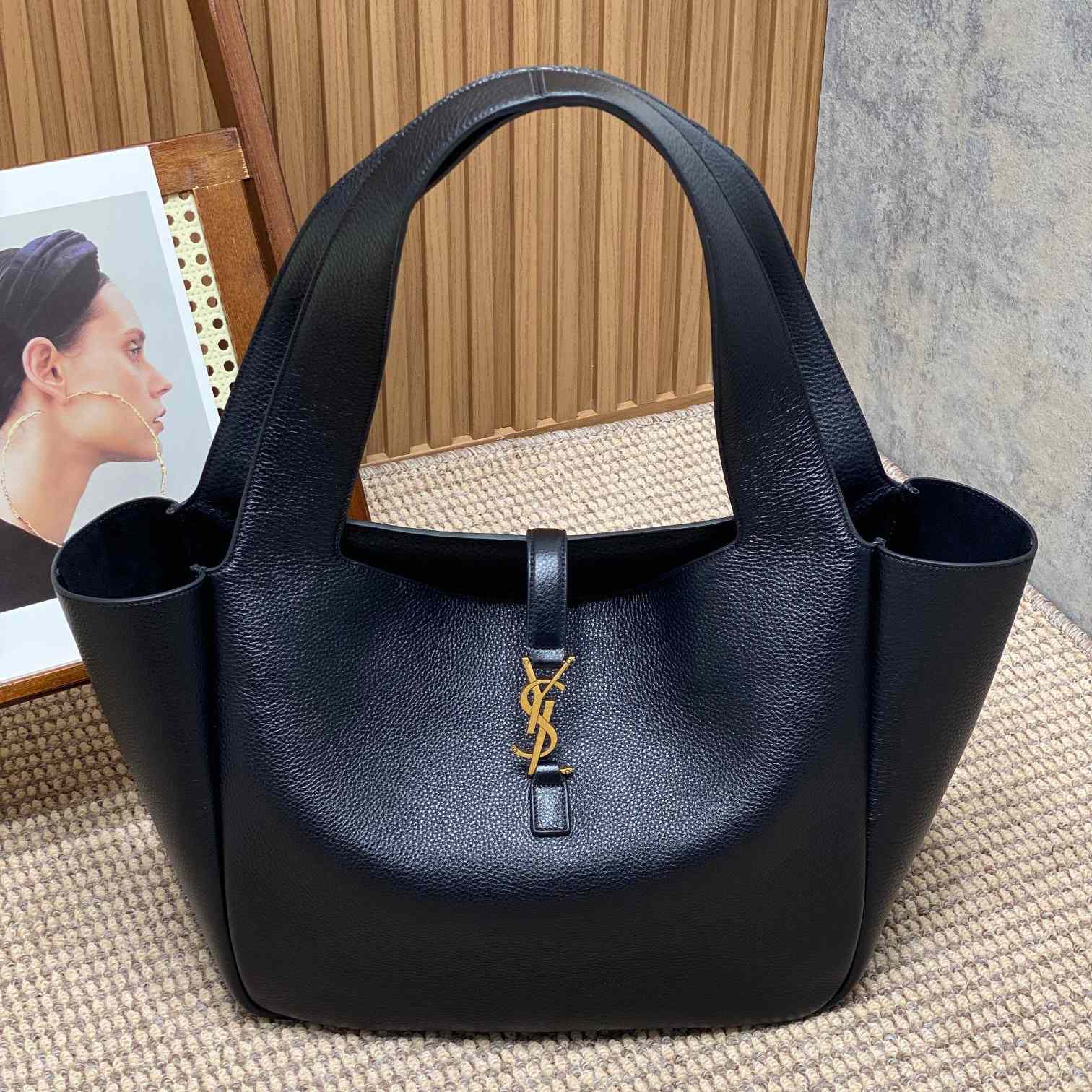 Saint Laurent Bea Tote In Grained Leather - FashionPlug