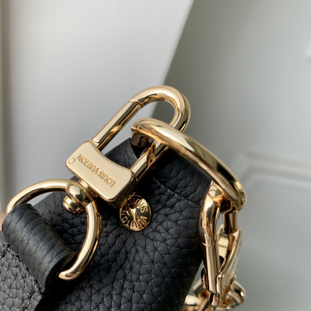 Louis Vuitton Loop Hobo  (38-26-10cm)   M46725 - FashionPlug