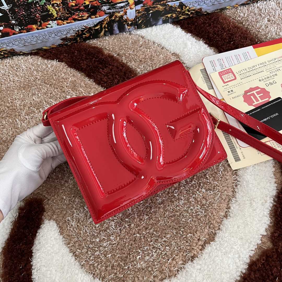 Dolce & Gabbana DG Logo Leather Crossbody Bag    (16*20*5.5cm) - FashionPlug
