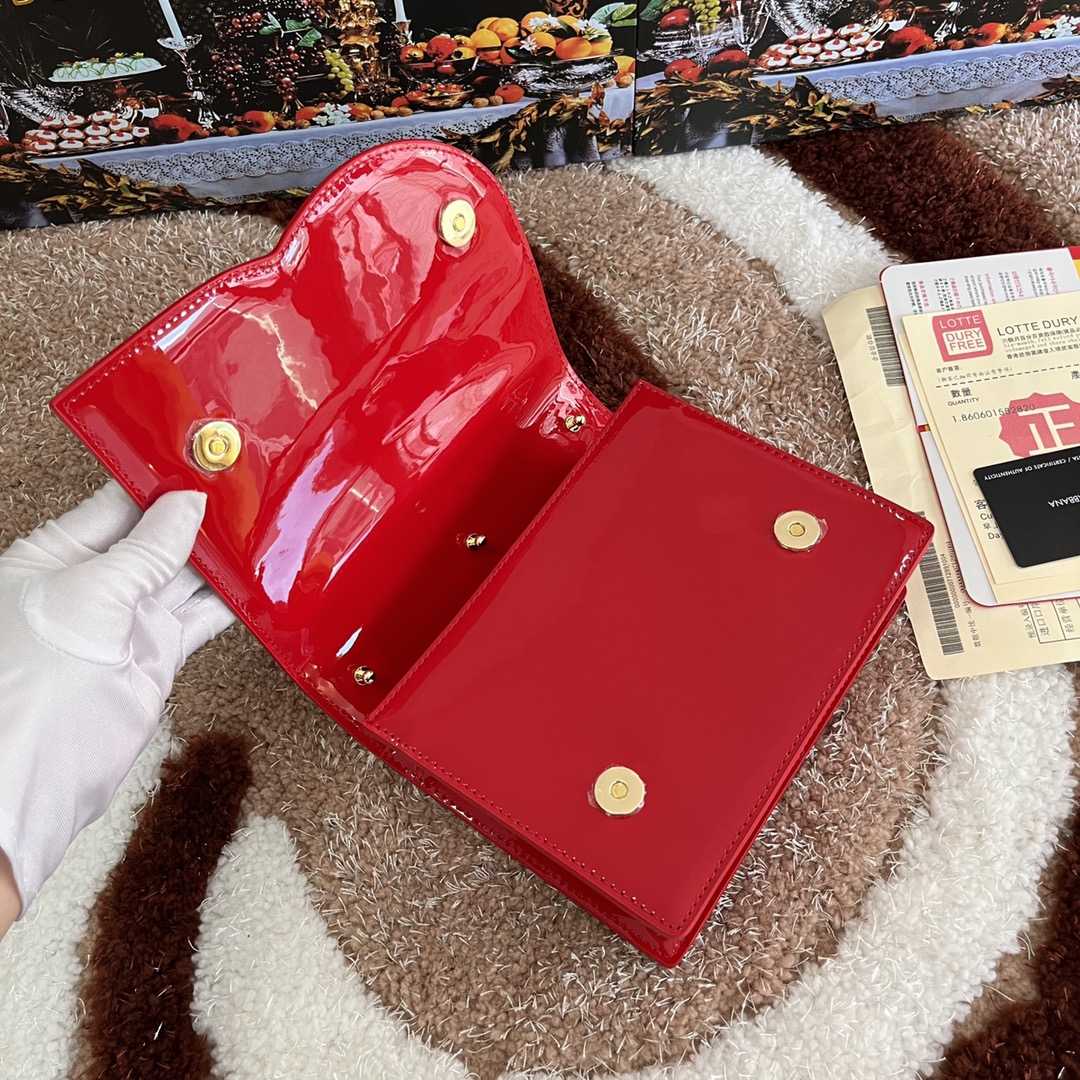 Dolce & Gabbana DG Logo Leather Crossbody Bag    (16*20*5.5cm) - FashionPlug