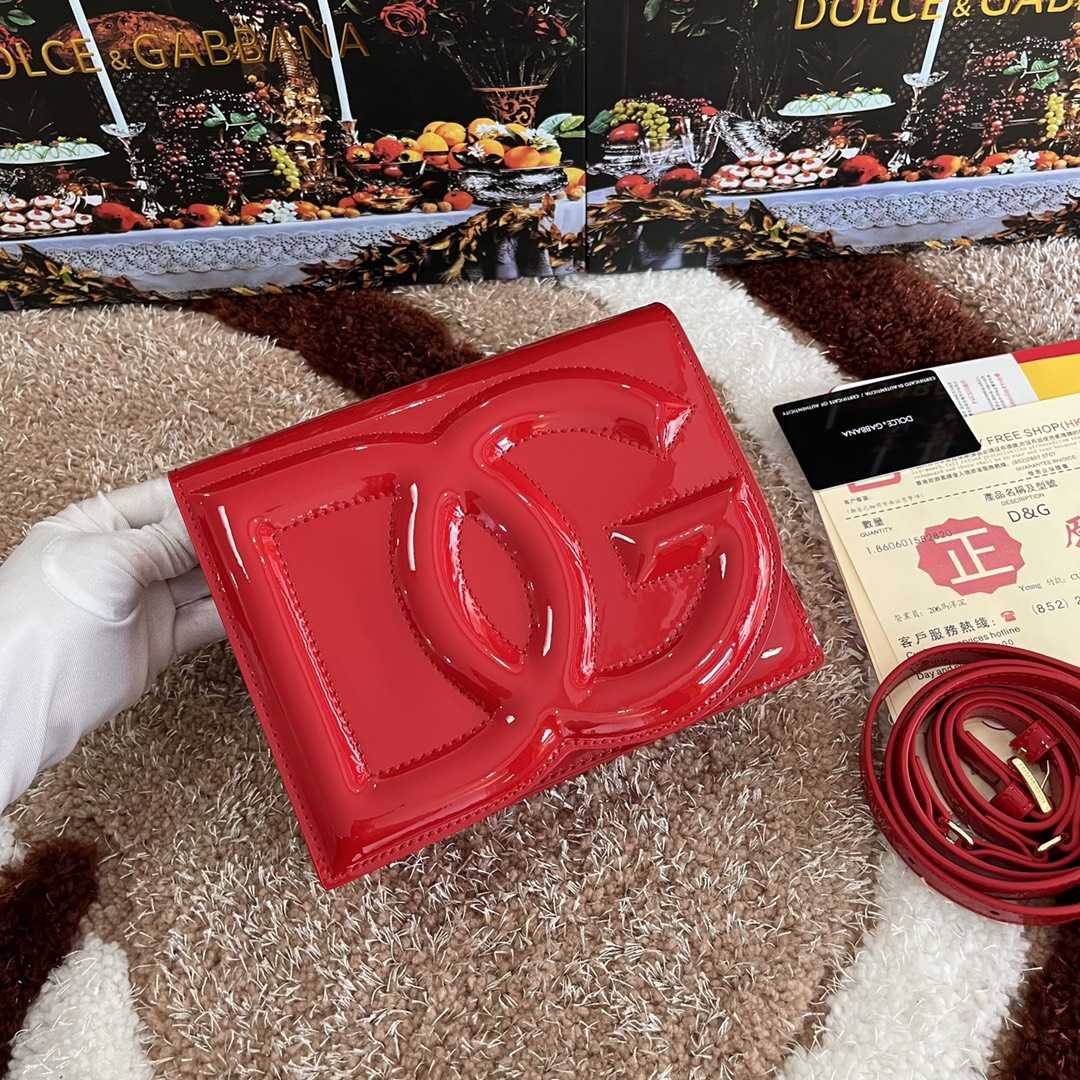 Dolce & Gabbana DG Logo Leather Crossbody Bag    (16*20*5.5cm) - FashionPlug
