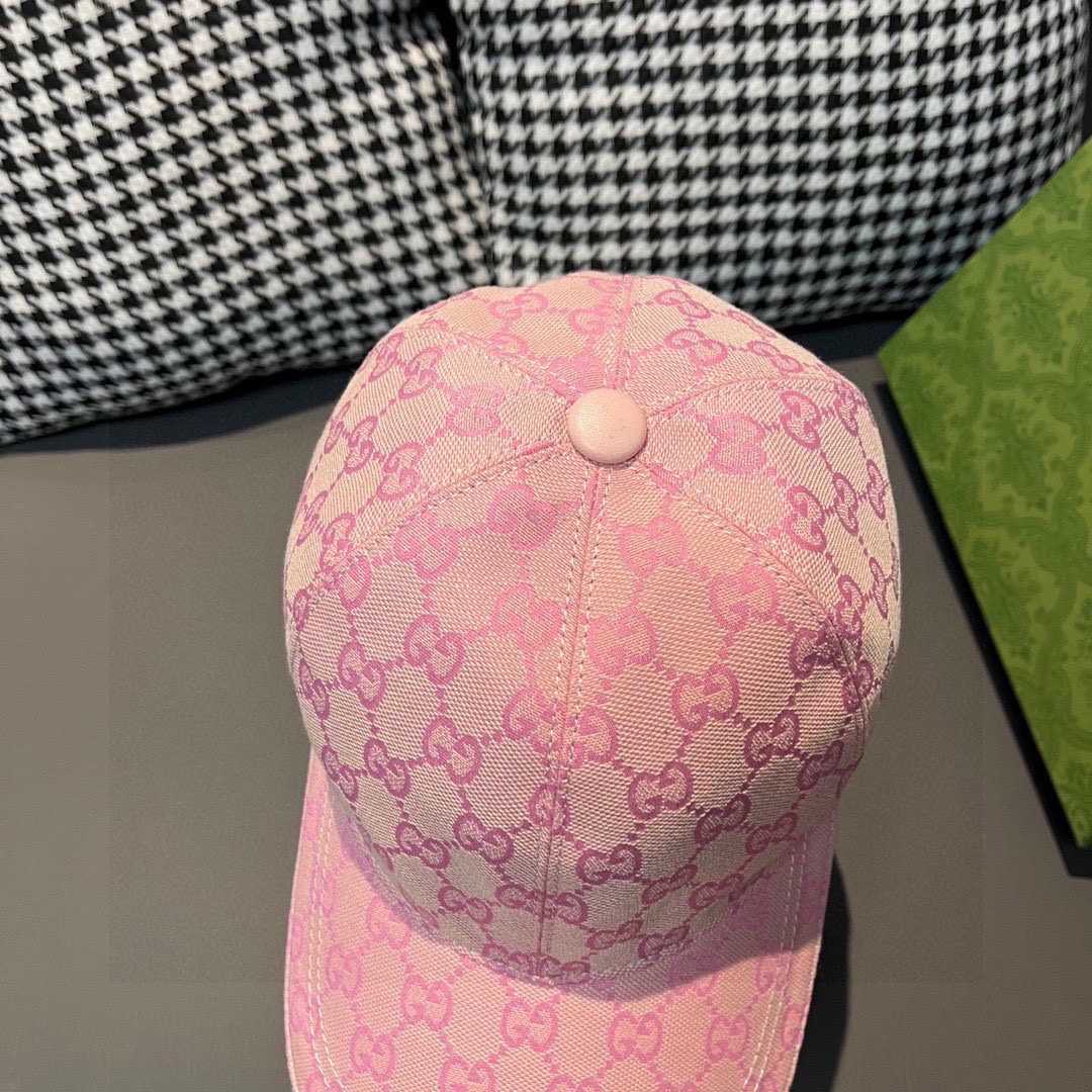 Gucci GG Canvas Cap - FashionPlug