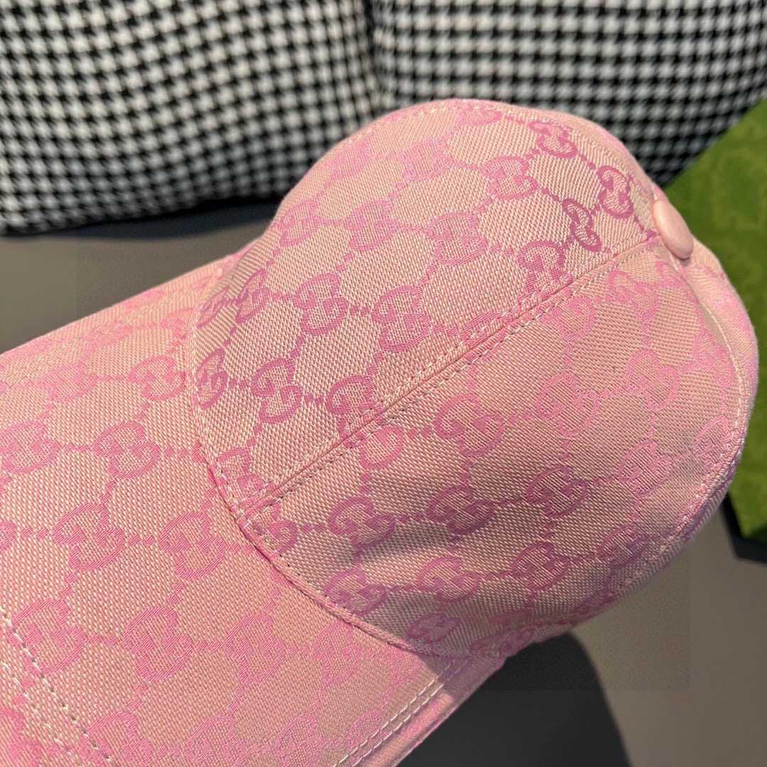 Gucci GG Canvas Cap - FashionPlug