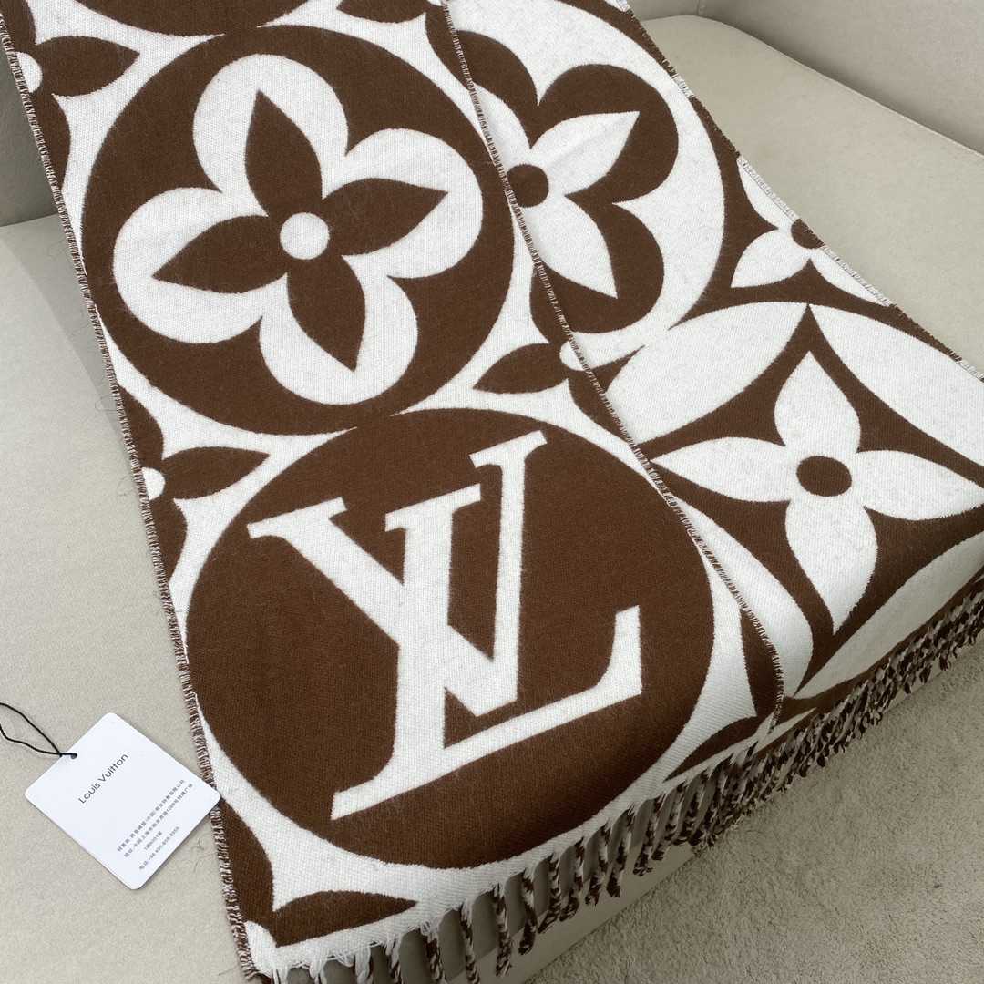 Louis Vuitton LV Medallion Scarf - FashionPlug