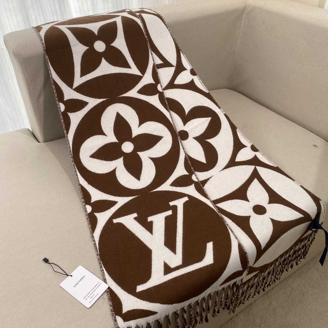Louis Vuitton LV Medallion Scarf - FashionPlug