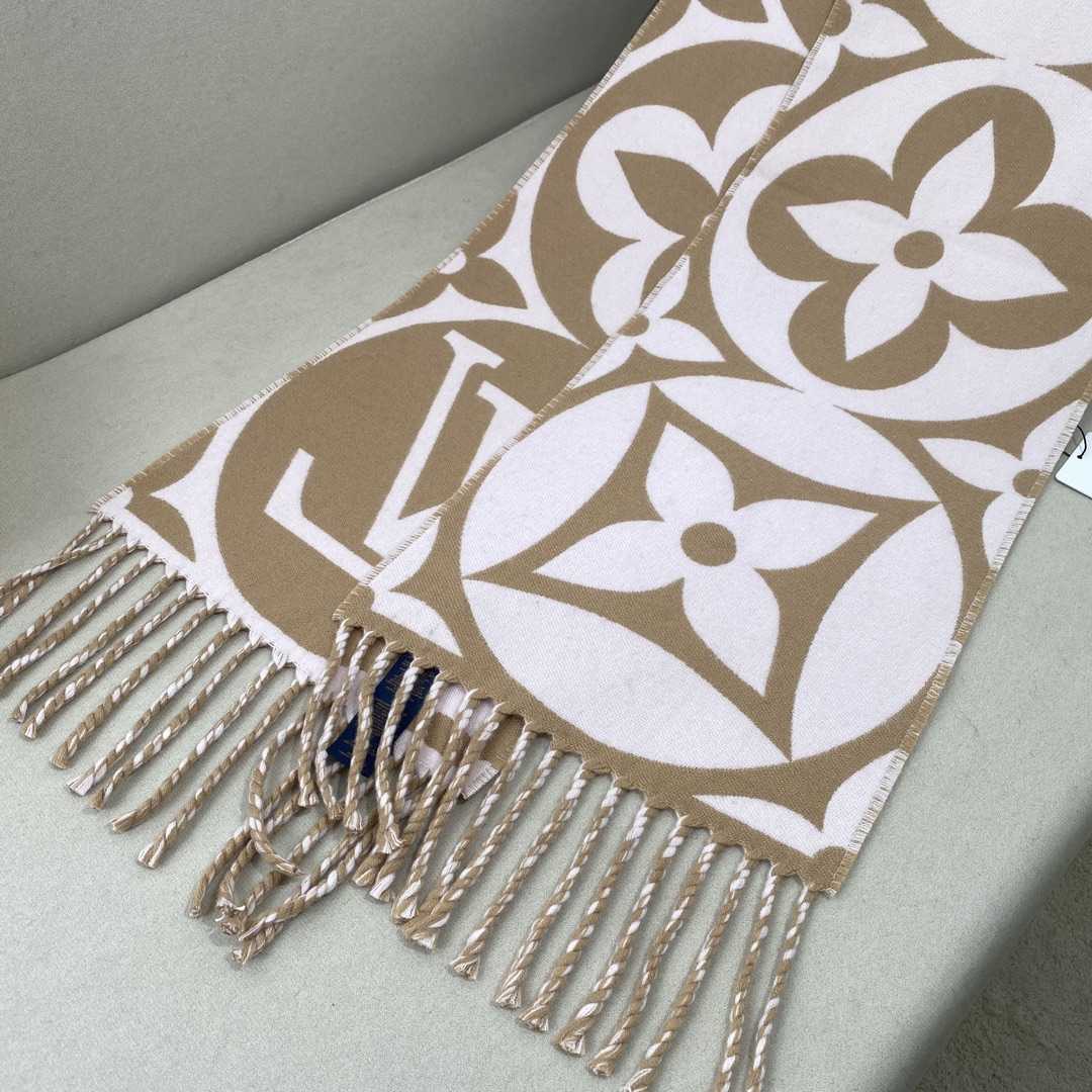 Louis Vuitton LV Medallion Scarf - FashionPlug