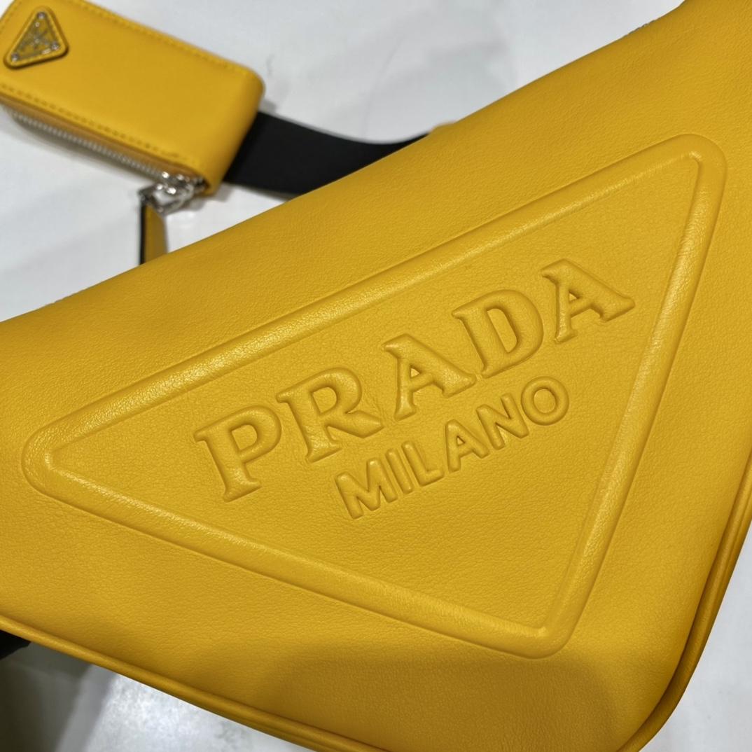 Prada Triangle Bag (26-14-12cm) - FashionPlug